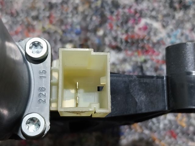 bontott SKODA OCTAVIA III Jobb első Ablakemelő Motor