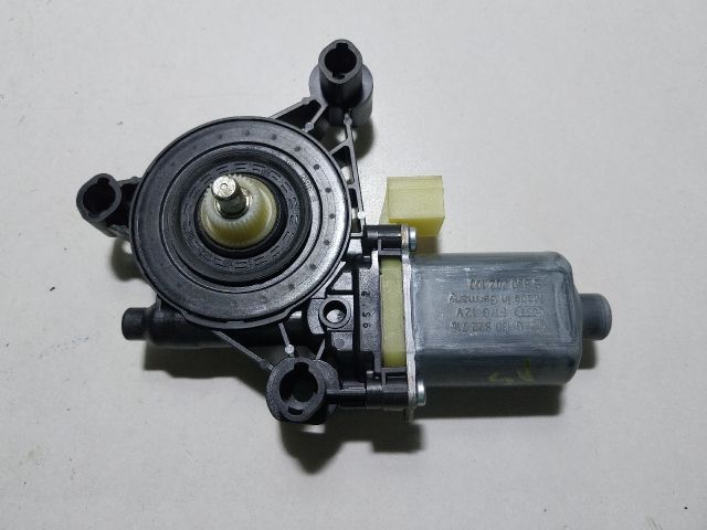 bontott SKODA OCTAVIA III Jobb első Ablakemelő Motor