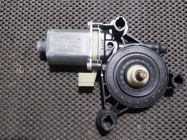 bontott SKODA OCTAVIA III Jobb első Ablakemelő Motor