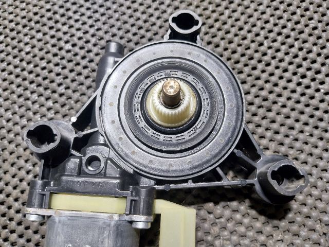 bontott SKODA OCTAVIA III Jobb első Ablakemelő Motor