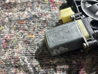 bontott SKODA OCTAVIA III Jobb első Ablakemelő Motor