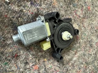 bontott SKODA OCTAVIA III Jobb első Ablakemelő Motor