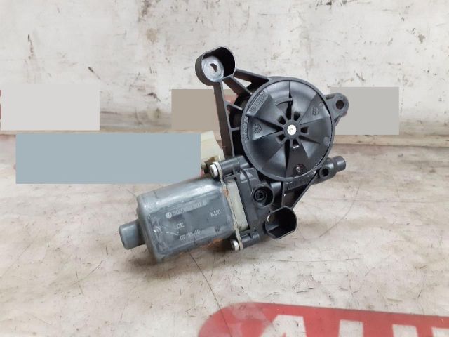 bontott SKODA OCTAVIA III Jobb első Ablakemelő Motor