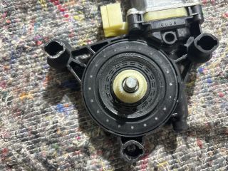 bontott SKODA OCTAVIA III Jobb első Ablakemelő Motor