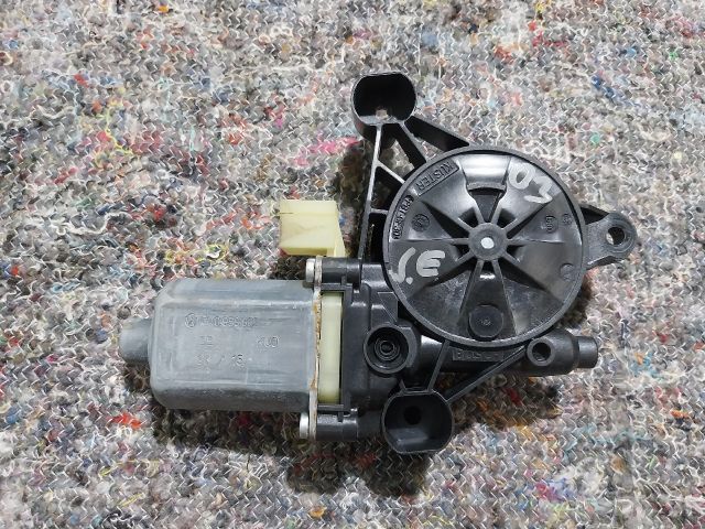 bontott SKODA OCTAVIA III Jobb első Ablakemelő Motor