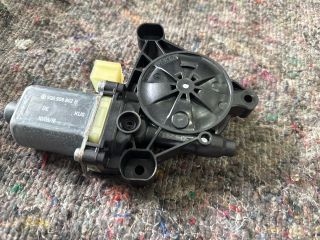 bontott SKODA OCTAVIA III Jobb első Ablakemelő Motor
