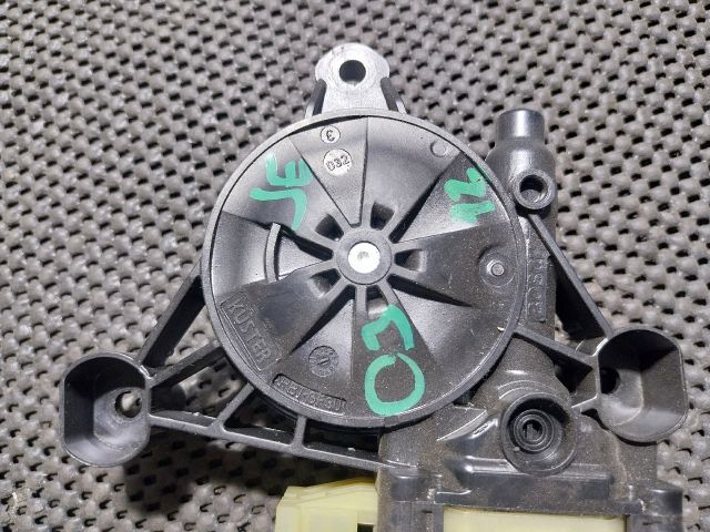 bontott SKODA OCTAVIA III Jobb első Ablakemelő Motor