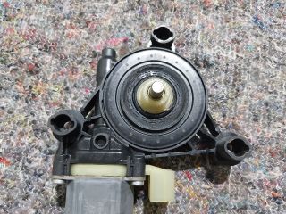 bontott SKODA OCTAVIA III Jobb első Ablakemelő Motor