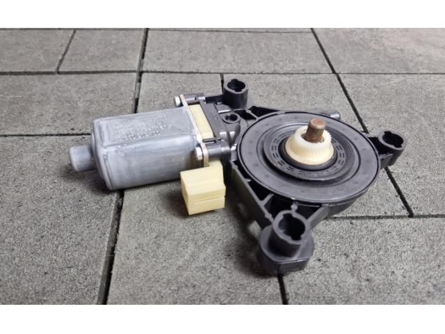 bontott SKODA OCTAVIA III Jobb első Ablakemelő Motor