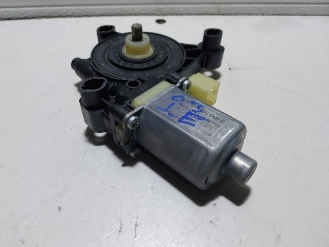 bontott SKODA OCTAVIA III Jobb első Ablakemelő Motor