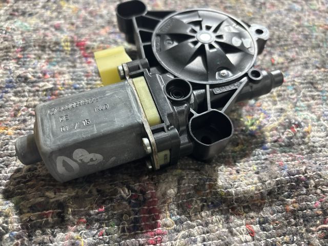 bontott SKODA OCTAVIA III Jobb első Ablakemelő Motor