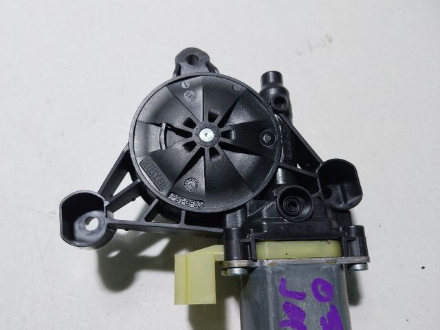 bontott SKODA OCTAVIA III Jobb első Ablakemelő Motor