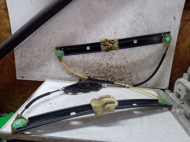 bontott SKODA OCTAVIA III Jobb első Ablakemelő Szerkezet (Elektromos)