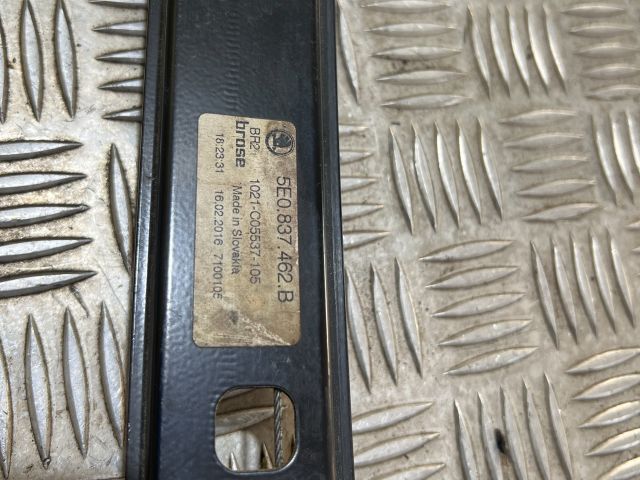 bontott SKODA OCTAVIA III Jobb első Ablakemelő Szerkezet (Elektromos)