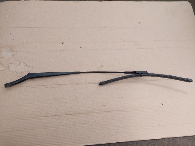 bontott SKODA OCTAVIA III Jobb első Ablaktörlő Kar