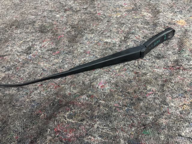 bontott SKODA OCTAVIA III Jobb első Ablaktörlő Kar