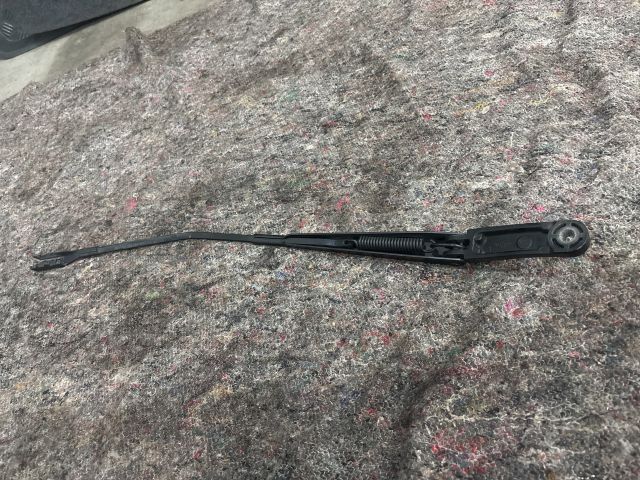 bontott SKODA OCTAVIA III Jobb első Ablaktörlő Kar