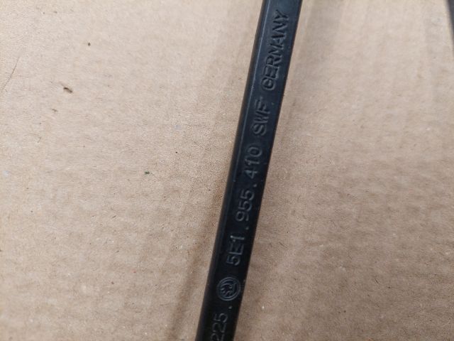 bontott SKODA OCTAVIA III Jobb első Ablaktörlő Kar