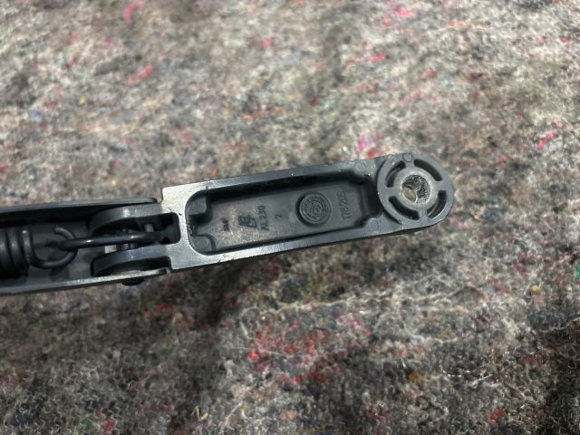 bontott SKODA OCTAVIA III Jobb első Ablaktörlő Kar