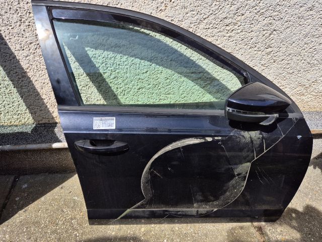 bontott SKODA OCTAVIA III Jobb első Ajtó (Részeivel)