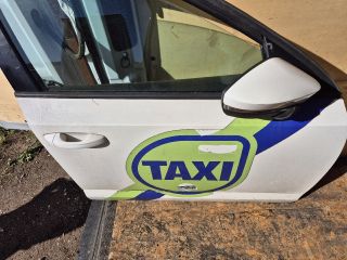 bontott SKODA OCTAVIA III Jobb első Ajtó (Részeivel)