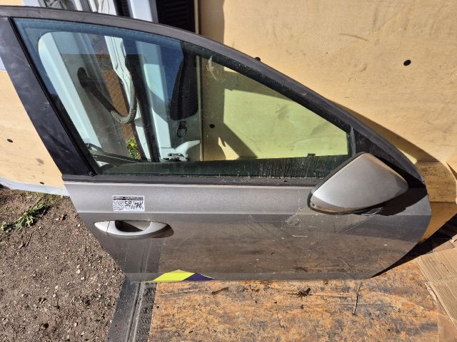 bontott SKODA OCTAVIA III Jobb első Ajtó (Részeivel)