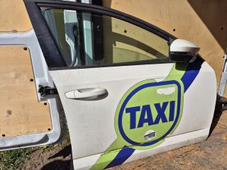 bontott SKODA OCTAVIA III Jobb első Ajtó (Részeivel)