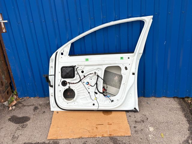 bontott SKODA OCTAVIA III Jobb első Ajtó (Üres lemez)