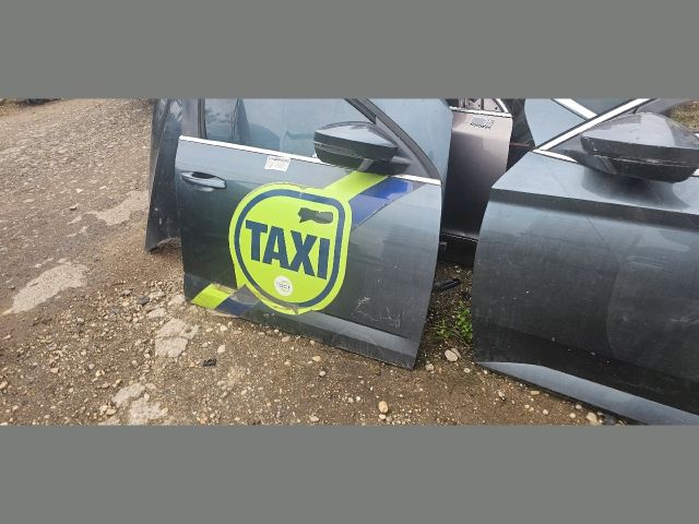 bontott SKODA OCTAVIA III Jobb első Ajtó (Üres lemez)