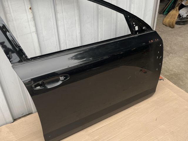 bontott SKODA OCTAVIA III Jobb első Ajtó (Üres lemez)