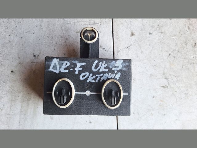 bontott SKODA OCTAVIA III Jobb első Ajtó Vezérlőegység