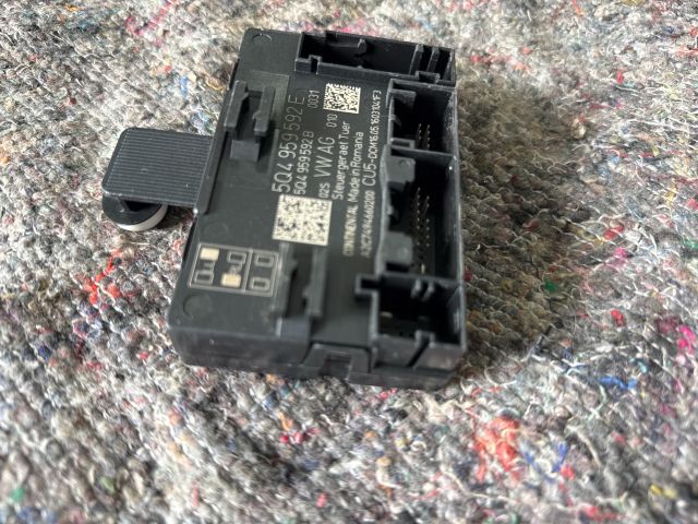 bontott SKODA OCTAVIA III Jobb első Ajtó Vezérlőegység