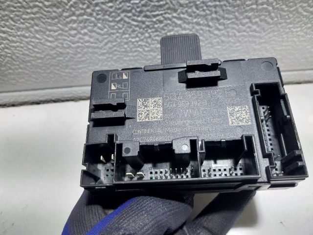 bontott SKODA OCTAVIA III Jobb első Ajtó Vezérlőegység