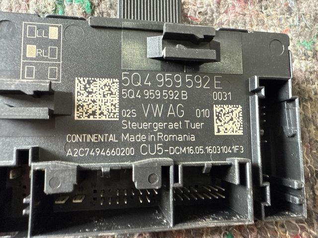 bontott SKODA OCTAVIA III Jobb első Ajtó Vezérlőegység