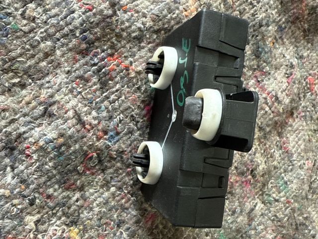 bontott SKODA OCTAVIA III Jobb első Ajtó Vezérlőegység