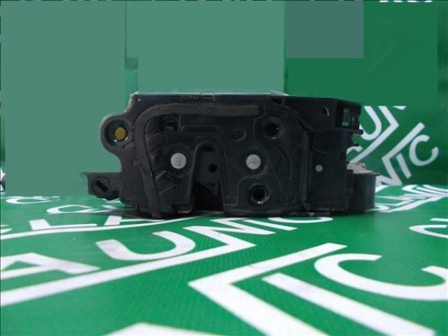 bontott SKODA OCTAVIA III Jobb első Ajtózár