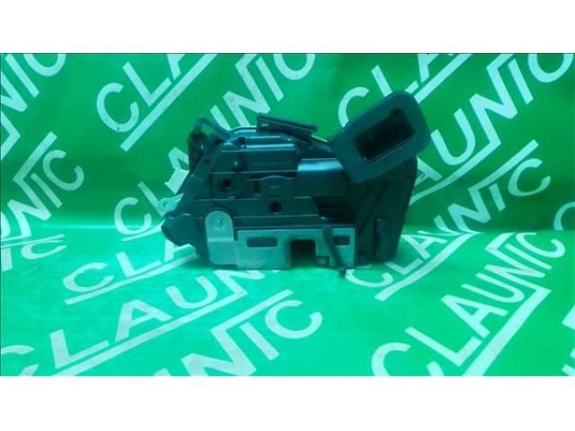 bontott SKODA OCTAVIA III Jobb első Ajtózár