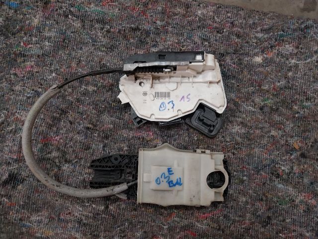 bontott SKODA OCTAVIA III Jobb első Ajtózár