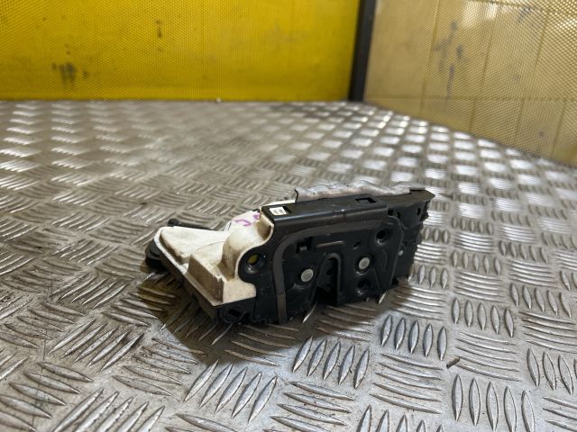 bontott SKODA OCTAVIA III Jobb első Ajtózár