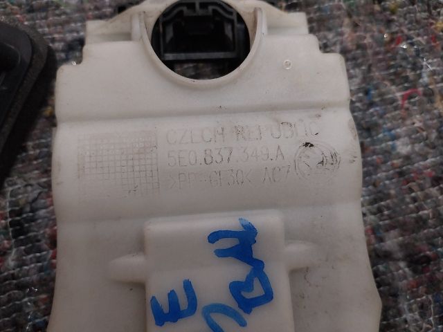 bontott SKODA OCTAVIA III Jobb első Ajtózár