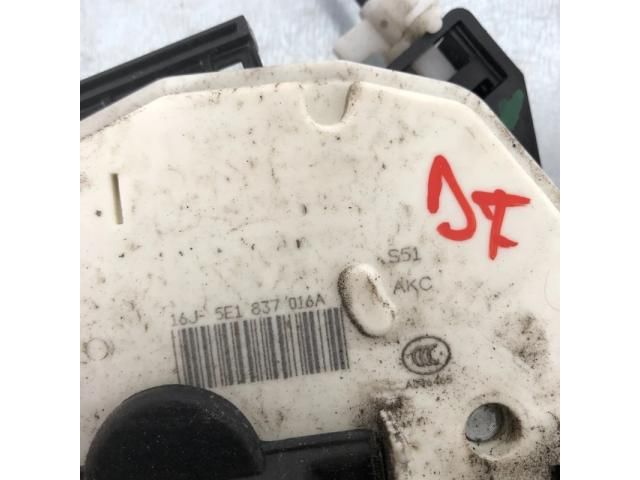 bontott SKODA OCTAVIA III Jobb első Ajtózár