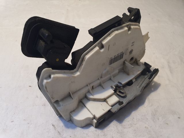 bontott SKODA OCTAVIA III Jobb első Ajtózár