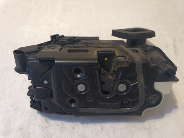 bontott SKODA OCTAVIA III Jobb első Ajtózár