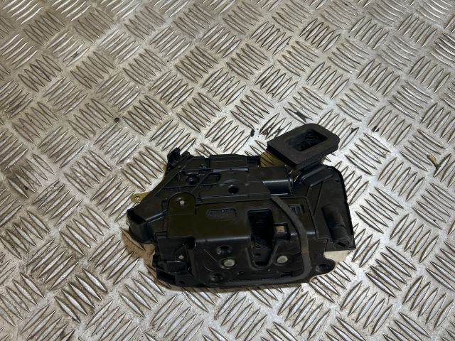 bontott SKODA OCTAVIA III Jobb első Ajtózár