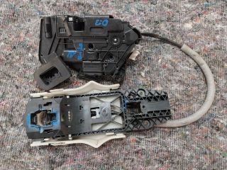 bontott SKODA OCTAVIA III Jobb első Ajtózár