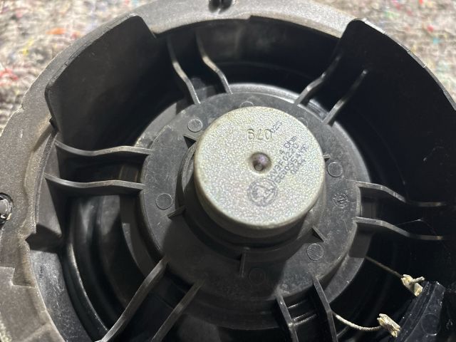 bontott SKODA OCTAVIA III Jobb első Hangszóró