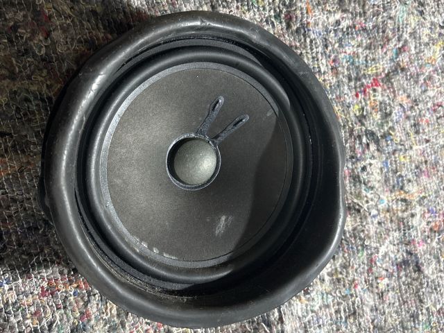 bontott SKODA OCTAVIA III Jobb első Hangszóró