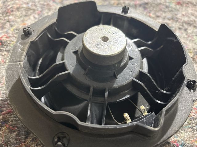 bontott SKODA OCTAVIA III Jobb első Hangszóró