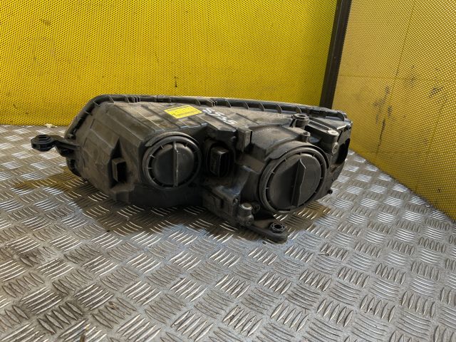 bontott SKODA OCTAVIA III Jobb első Lámpabúra