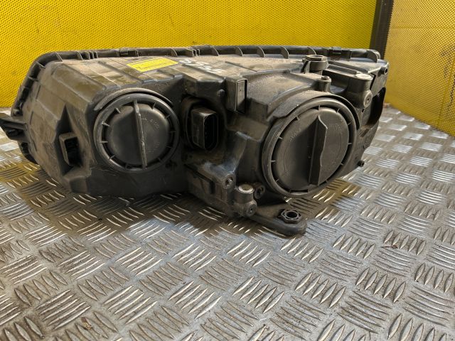 bontott SKODA OCTAVIA III Jobb első Lámpabúra